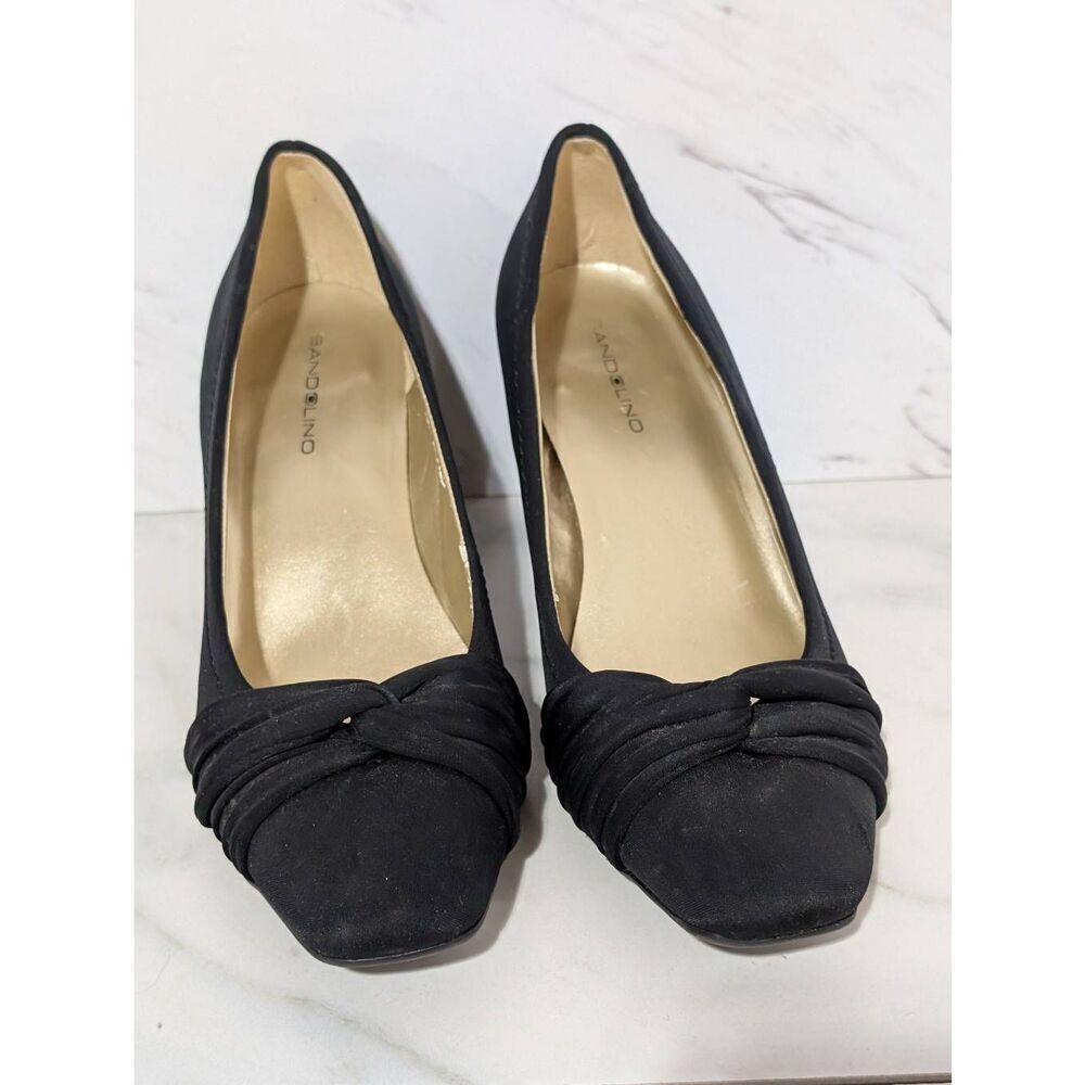 Bandolino Women's Black Fabric Patent Leather Square Toe Pump 2.5" Heels Size 9M